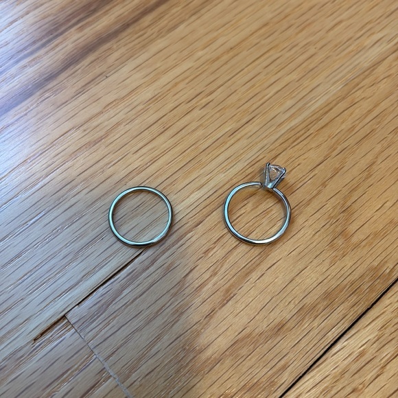 Very simple solve band and simulated diamond ring - Picture 3 of 4